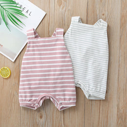 Randig babyromper i mjuk bomull