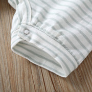 Randig babyromper i mjuk bomull