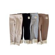Fleecefodrade leggings för baby och småbarn – Varma ribbade byxor med björnmärke